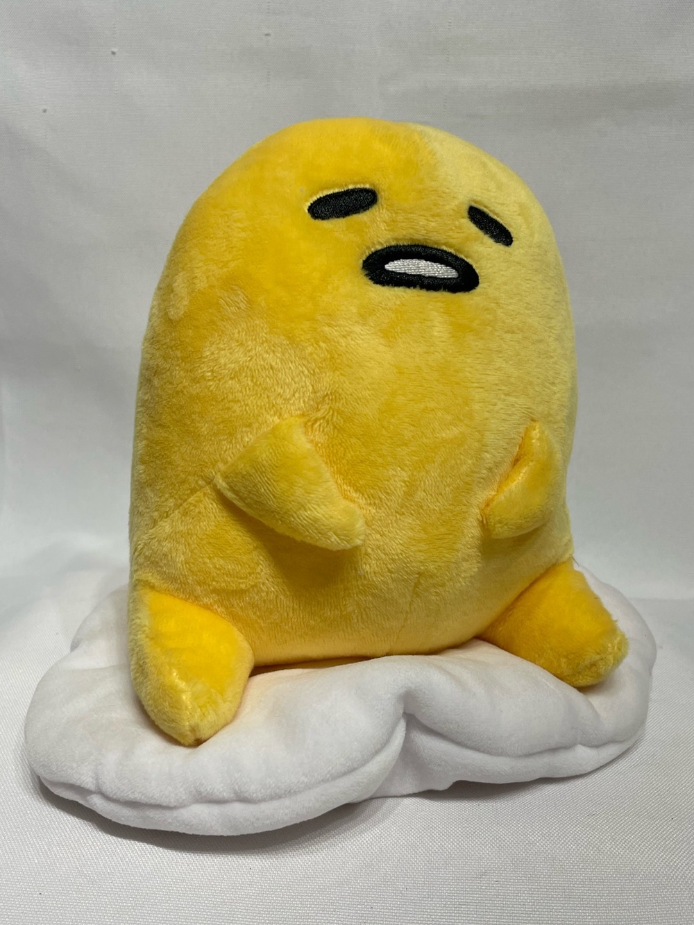 7” Sanrio Gudetama Lazy Egg Plush Excellent Condition